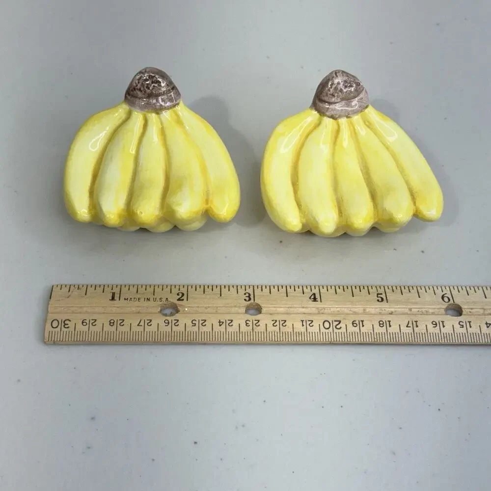 VTG Yellow Ceramic Bunches Of Bananas Fruit Shaped Salt & Pepper Shaker Set MCM